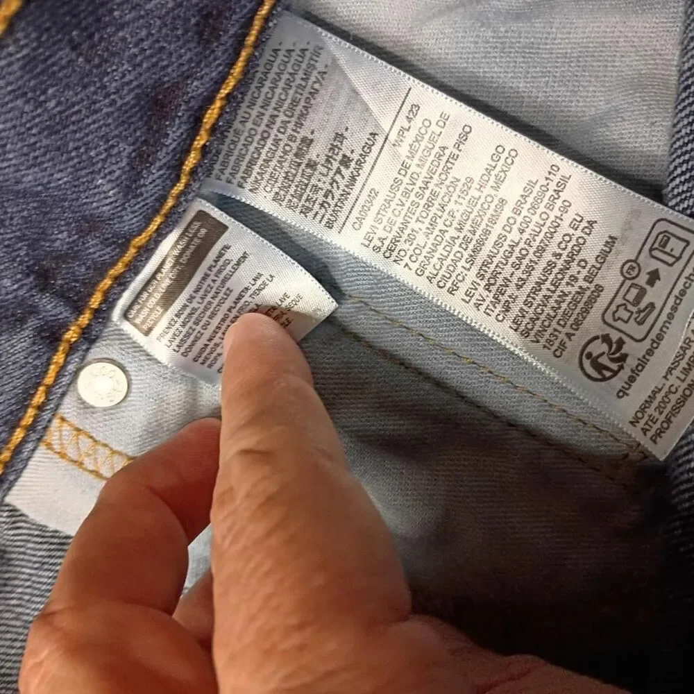 Levi-s Men's Blue and Navy Jeans